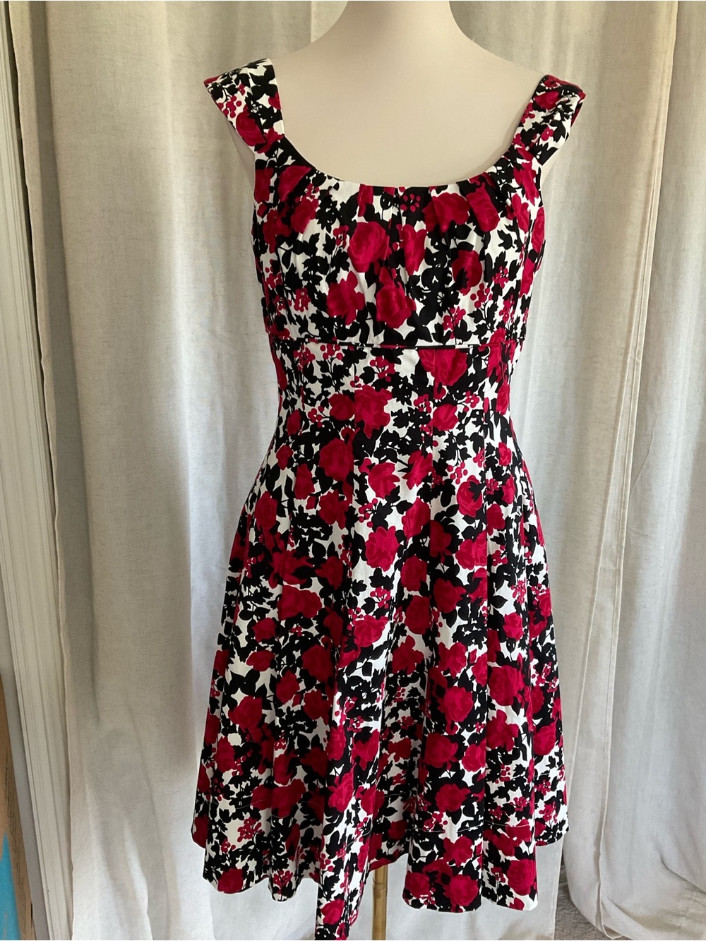 White House Black Market Red Rose Floral Fit & Flare Dress Cotton Stretch Size 6